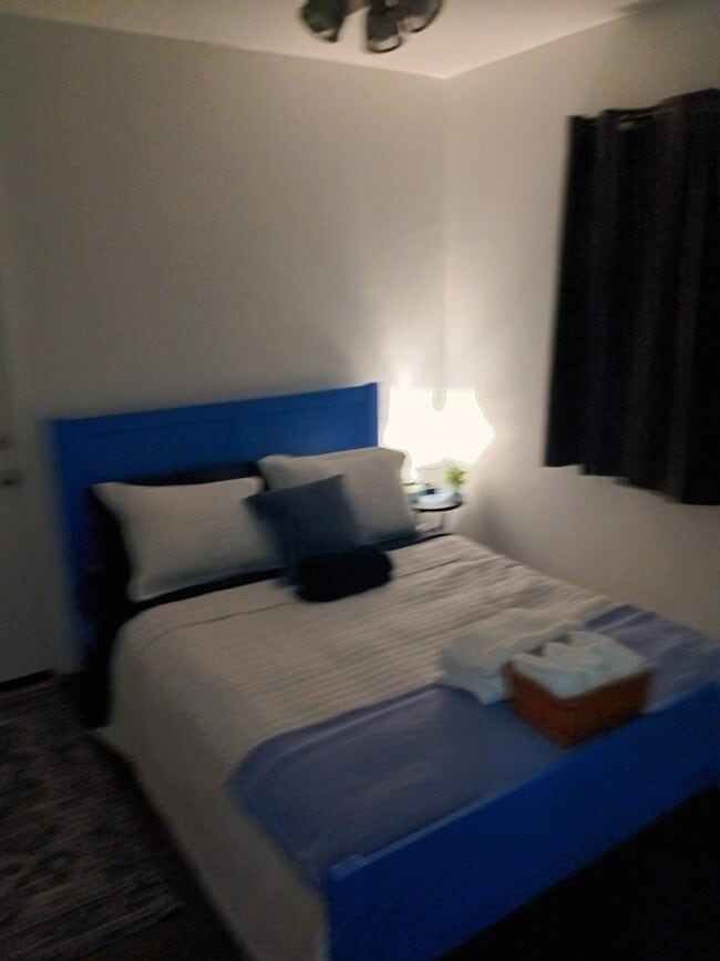 7248 Shoshone Ave in Los Angeles, CA - Foto de edificio - Building Photo