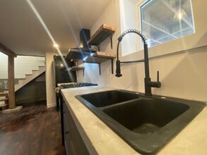 260 Pine St in Nanaimo, BC - Building Photo - Building Photo