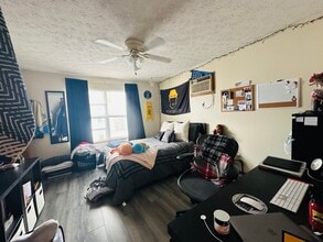 1584 E Summit St in Kent, OH - Building Photo - Building Photo