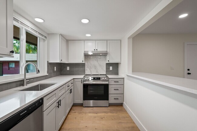 8601 Huron Ct in Tampa, FL - Building Photo - Building Photo
