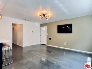 3261 E 2nd St in Los Angeles, CA - Building Photo - Building Photo