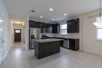 1925 Cypress Gate Dr in Leander, TX - Building Photo - Building Photo