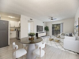The Enclave at 3726 in Ft. Myers, FL - Building Photo