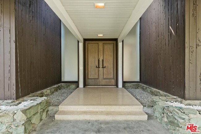 719 N Bedford Dr in Beverly Hills, CA - Building Photo - Building Photo