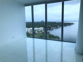 601 NE 36th St, Unit 1500 in Miami, FL - Building Photo