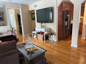 246 Grant Ave, Unit 1st. Floor in Cliffside Park, NJ - Building Photo - Building Photo