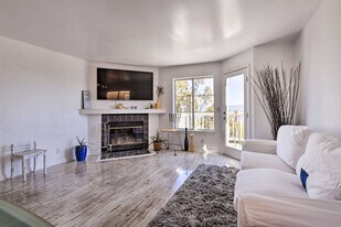 169 Cleo Rand Ln in San Francisco, CA - Building Photo