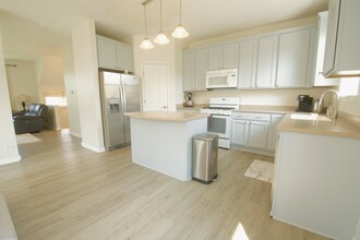 3128 Valley Falls St, Unit Elgin in Elgin, IL - Foto de edificio - Building Photo