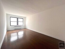 EAST 55 STREET in New York, NY - Building Photo