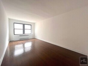 EAST 55 STREET in New York, NY - Building Photo - Building Photo