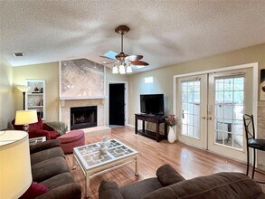 1135 Colony Arms Dr in Lakeland, FL - Foto de edificio - Building Photo