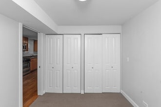 1525 W Barry Ave, Unit 1R in Chicago, IL - Foto de edificio - Building Photo