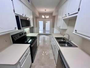 4537 Acacia St in Bellaire, TX - Building Photo - Building Photo