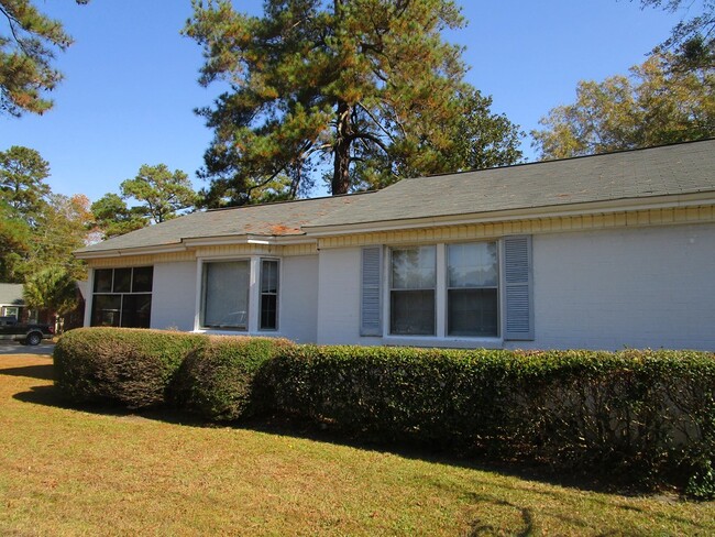 544 W Calhoun St in Sumter, SC - Building Photo - Building Photo