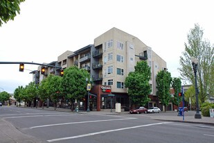 Irvington Place in Portland, OR - Building Photo