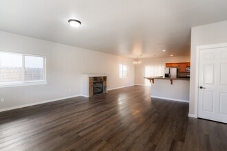 20030 Voltera Pl-Unit -1 in Bend, OR - Building Photo - Building Photo