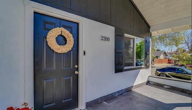2200 Park Way in Bakersfield, CA - Building Photo - Building Photo