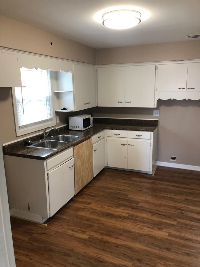 6506 N 36th St in Omaha, NE - Building Photo - Building Photo