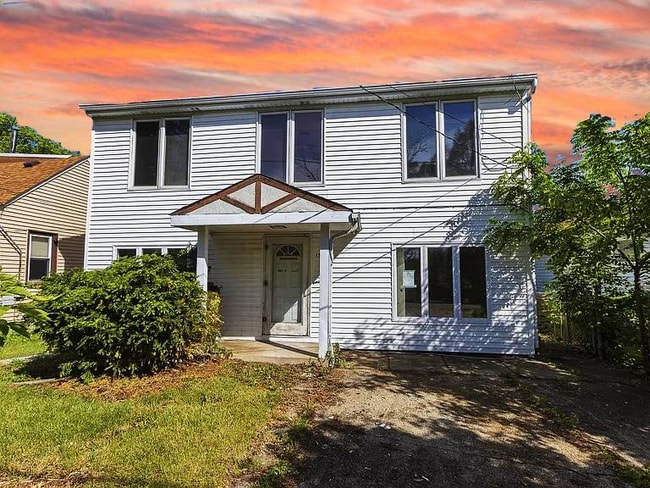 property at 130 E Clarendon Dr