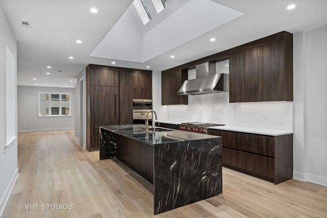 232 S Green St in Chicago, IL - Building Photo - Building Photo