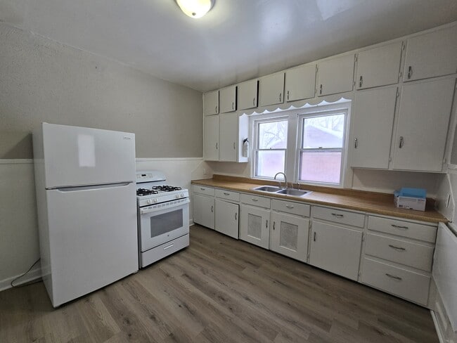 property at 406 Locust St