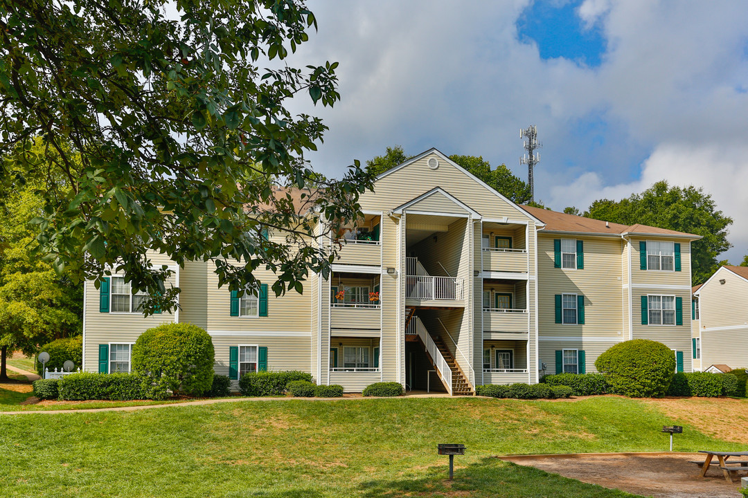 Parkview Apartments in Huntersville, NC - Building Photo