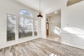 9611 Cliffside Dr in Irving, TX - Foto de edificio - Building Photo