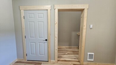 38980 WWJD Ln in Polson, MT - Building Photo - Building Photo