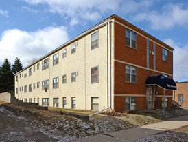 1796 St. Clair Ave Apartamentos