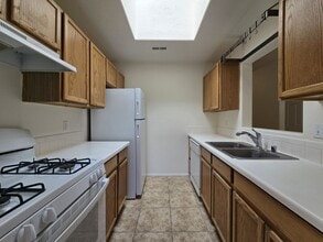 3353 Vista Del Prado Ct in Santa Fe, NM - Building Photo - Building Photo