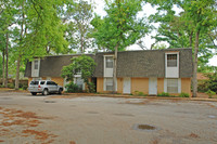 Hidden Village Townhomes in Pensacola, FL - Building Photo - Building Photo