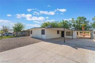 3320 Osage Ave in Las Vegas, NV - Building Photo - Building Photo