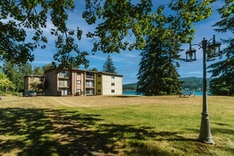 Old Mill Village in Bellingham, WA - Foto de edificio - Building Photo