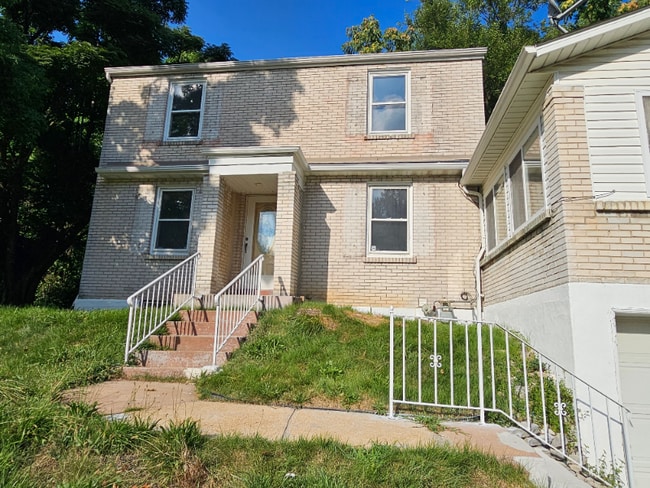 8919 Hillslope Dr in East St. Louis, IL - Building Photo - Building Photo