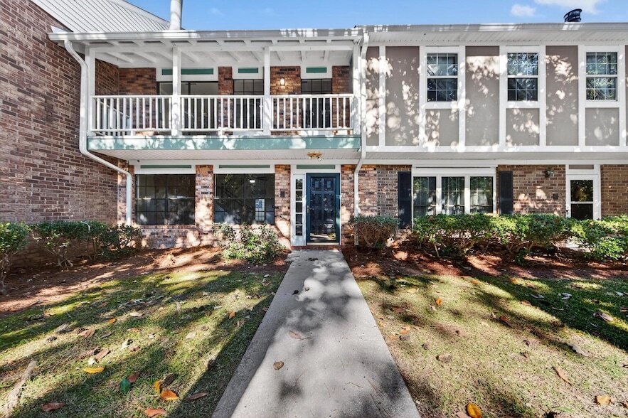 2943 Cathedral Ln in Charleston, SC - Building Photo