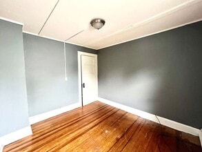 18 McKinley Terrace in Westfield, MA - Building Photo - Building Photo