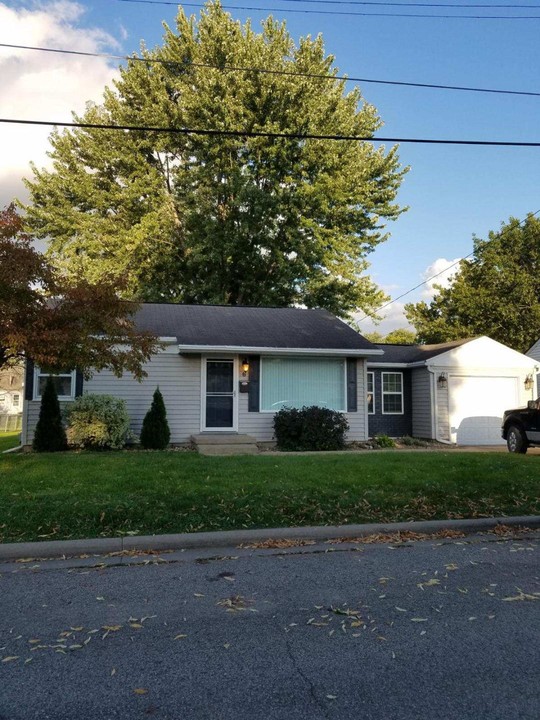 6 Friendly Ln in Ottumwa, IA - Building Photo