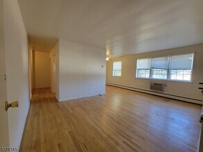 138 Roseland Ave in Caldwell, NJ - Building Photo - Building Photo