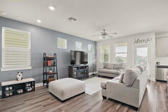 7507 Grand Linden Wy in Austin, TX - Building Photo - Building Photo