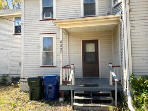 427 E 14th St, Unit #1 in Davenport, IA - Foto de edificio - Building Photo
