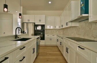 7706 Dakota Cir in Lago Vista, TX - Building Photo - Building Photo