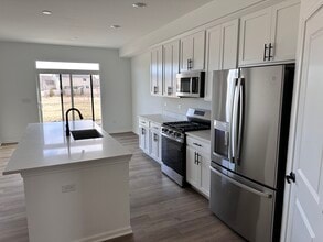 14353 S Charlton Pl in Plainfield, IL - Foto de edificio - Building Photo