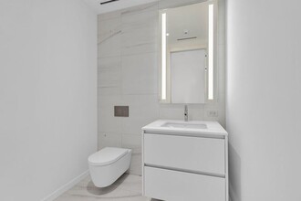 300 Biscayne Blvd Way, Unit 1509 in Miami, FL - Building Photo - Building Photo