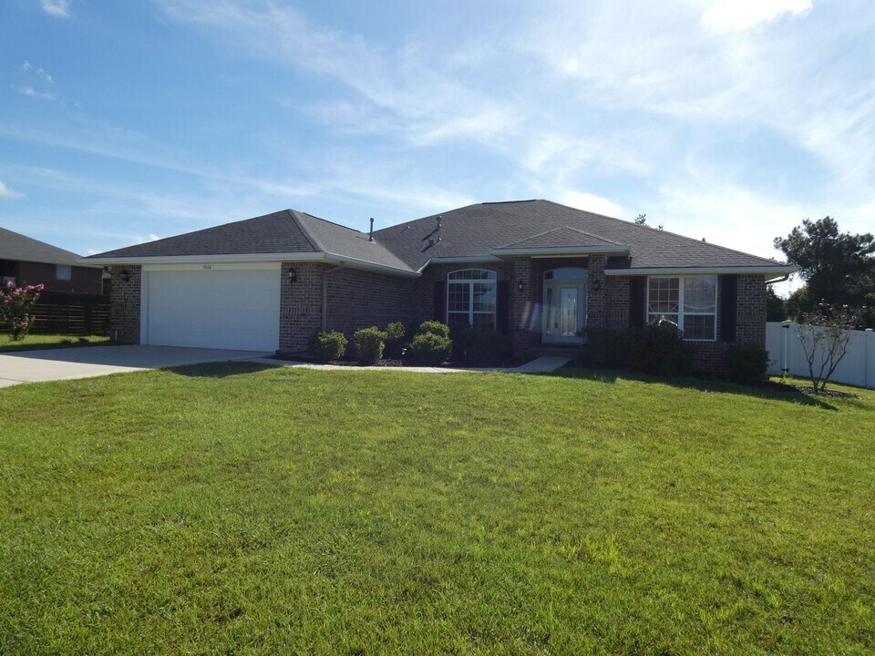 5660 Inspiration Street in Milton, FL - Building Photo
