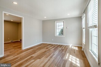 1233 Spring Valley Ln in West Chester, PA - Building Photo - Building Photo