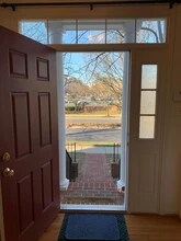 410 Redland Blvd in Rockville, MD - Foto de edificio - Building Photo