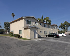 12582 Flower St in Garden Grove, CA - Building Photo - Building Photo