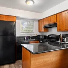 5365 Elsinore Way in Fair Oaks, CA - Foto de edificio - Building Photo