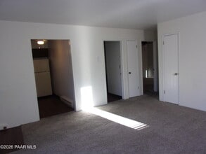 1299 Tapadero Dr in Dewey, AZ - Foto de edificio - Building Photo