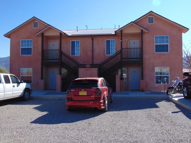 623 Zuni St, Unit D in Taos, NM - Building Photo - Building Photo
